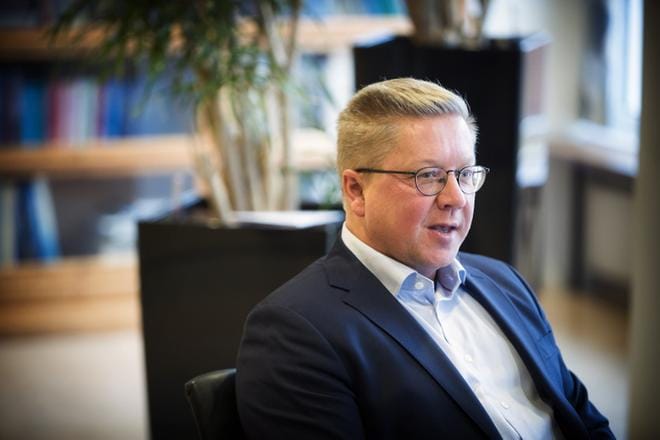 VEO Oy:n toimitusjohtaja Marko Ekman sanoo Vaasaa energia-alan Piilaaksoksi. Hyvin menestyvä yhtiö palkkaa tänä vuonna viitisenkymmentä uutta osaajaa. Kasvutavoitteita joudutaan jopa himmaamaan resurssipulan vuoksi, tarvetta olisi etenkin ammattitaitoisille insinööreille. Yhtiötä työllistää tällä hetkellä etenkin kanta- ja alueverkkoinvestointien kova kasvu. KUVA: JARNO PELLINEN