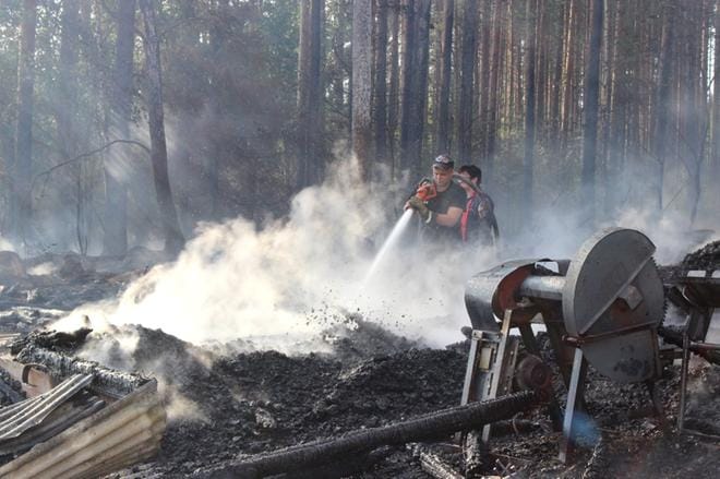 Rakennukset paloivat maan tasalle. KUVA: TAUNO RIIHILUOMA