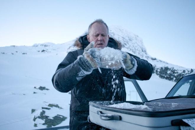 Nils Dickman (Stellan Skarsgård) aikoo kostaa rikollisjoukon tekemän poikansa surman. KUVA: Yle Kuvapalvelu