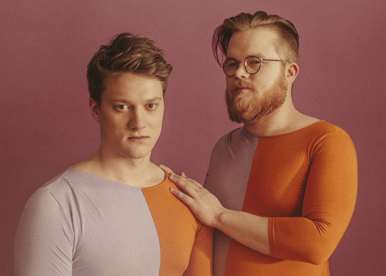 Tänä perjantaina Oulun 45 Specialissa nähtävä garagerock-duo on tunnettu energisistä esiintymisistään ja heittäytyvästä asenteestaan.