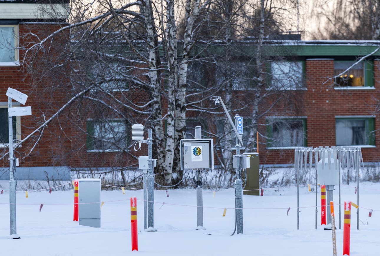 Lumensyvyys oli Oulun Kaukovainion mittauspisteessä sunnuntaina 21.1. tasan 40 senttiä ja lisää lunta saadaan alkuviikosta. Arkistokuva viime marraskuulta.