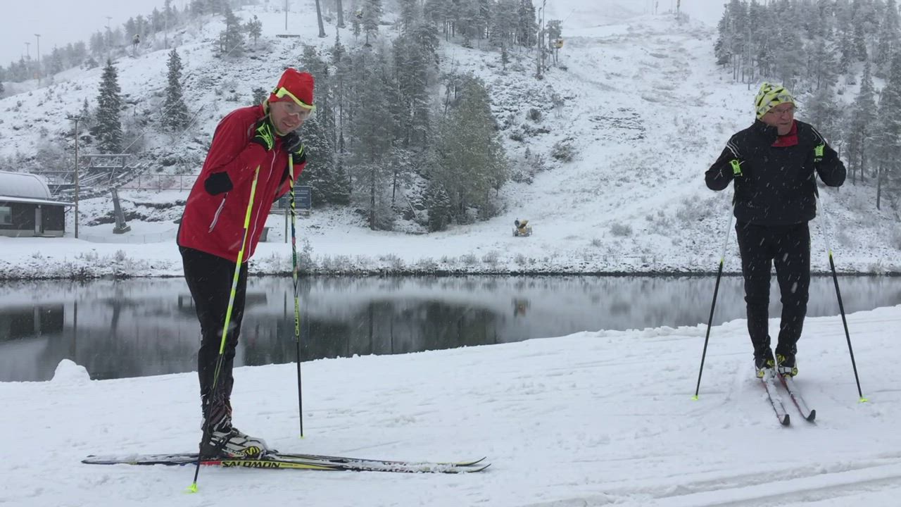 Tältä näyttää, kun paralympia-hiihtäjä Rudolf Klemetti sivakoi Rukan ensilumen ladulla – katso video!
