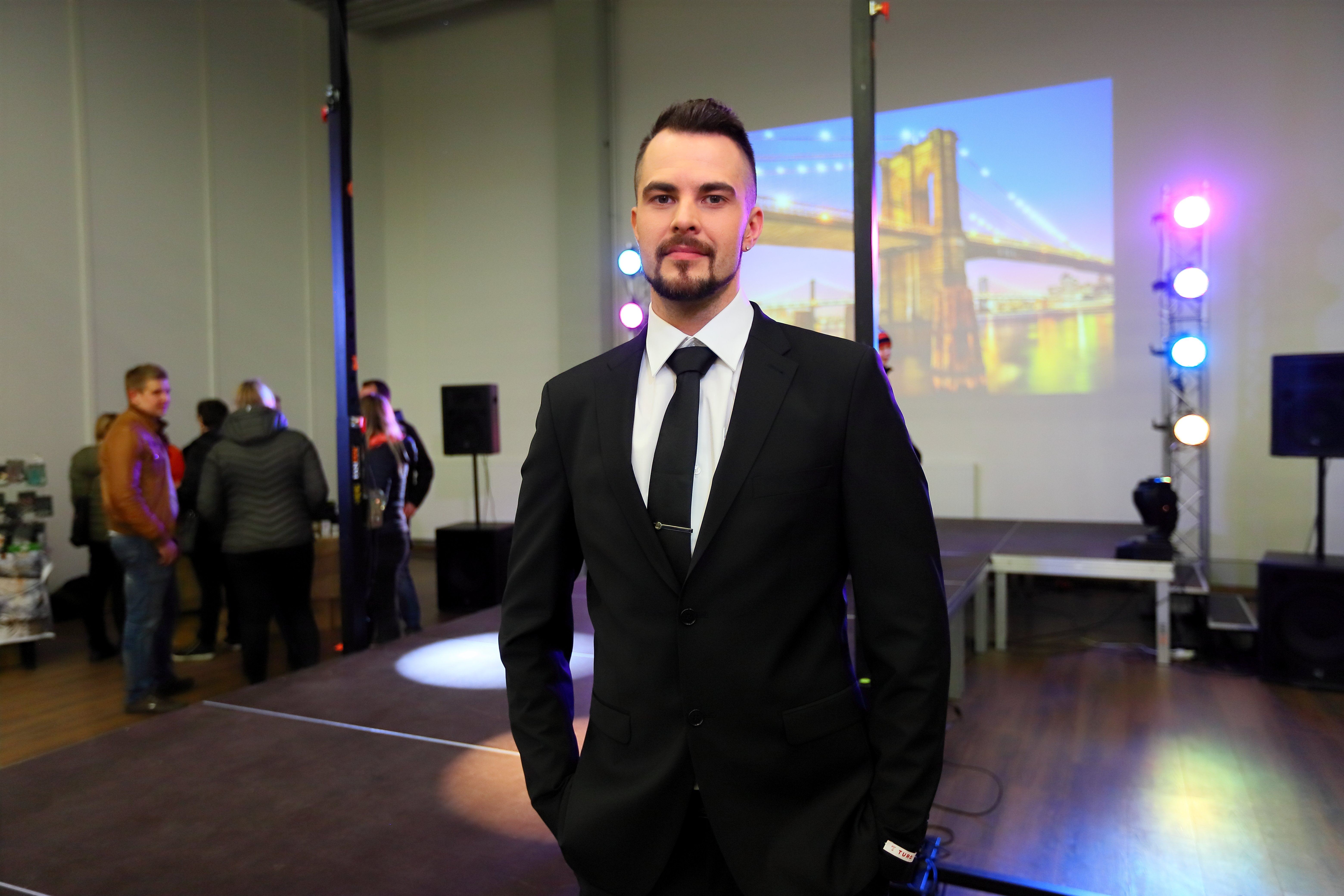 Mikko Tauriaisen ensimmäinen muotinäytös on ohi.