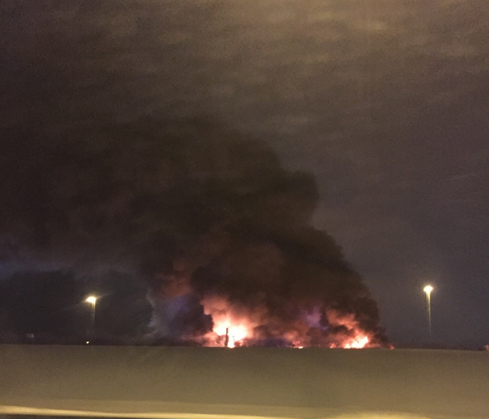 Keminmaassa Torniontiellä sijaitsevassa Tojo-Auto Keminmaa -autoliikkeessä syttyi tulipalo myöhään keskiviikkoiltana.