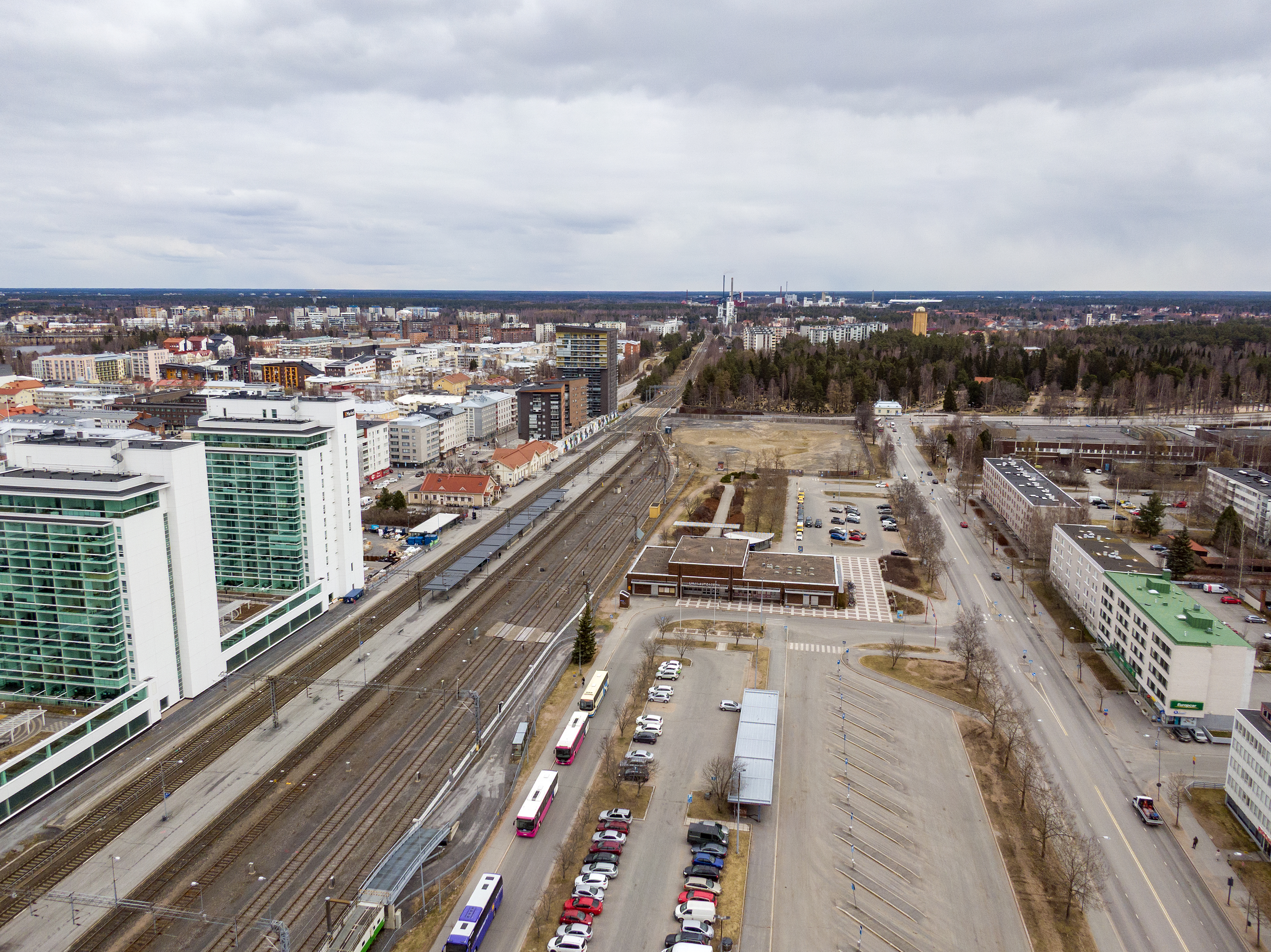 Oulun kaupunki sitoutuu rahoittamaan asemakeskusta kymmenillä miljoonilla – Tavoitteena on saada rakentaminen käyntiin