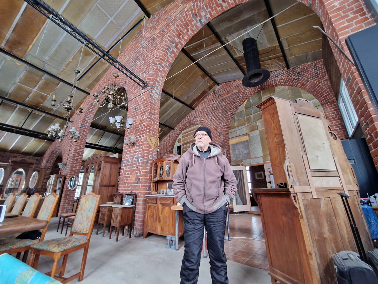 Vuonna 1912 valmisten Kristiinankaupungin veturitallin omistaja Tarmo Pyykkö myisi tallin mielellään pois ja muuttaisi heti sen jälkeen Vietnamiin tai Mosambikiin.