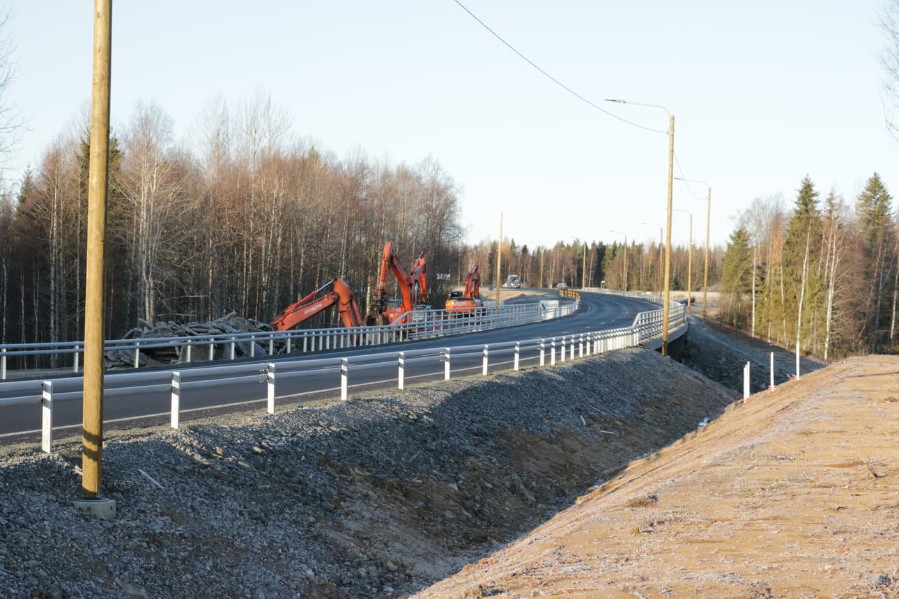 Martimojoen silta avattiin liikenteelle 10.10. Vanhaa siltaa puretaan 15.10.