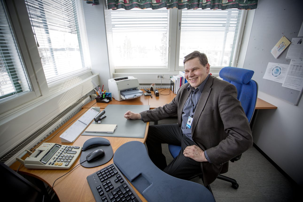 Raahen seudun uusi vammaispalvelujohtaja Juha Kähkönen aloitti tehtävässään reilu viikko sitten. Hän luottaa vammaispalveluyritysten omavalvontaan mutta käy tarvittaessa paikan päällä tarkistamassa tilanteen.
