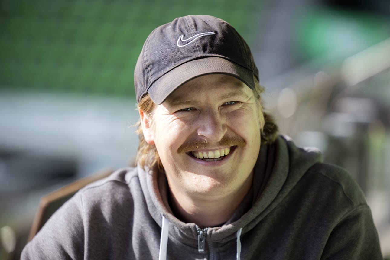 Tommi Helminen vastaa videoanalytiikasta Vaasan Palloseurassa ja alle 21-vuotiaiden maajoukkueessa.