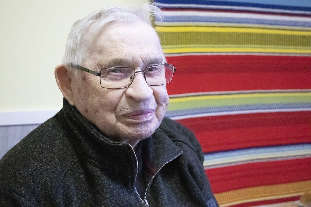 Sotaveteraani Johannes Heikkilä oli liian nuori sotilaaksi talvisodan syttyessä, mutta jatkosota vei miehen reissulle jolla kului nuoruudesta kolme vuotta.