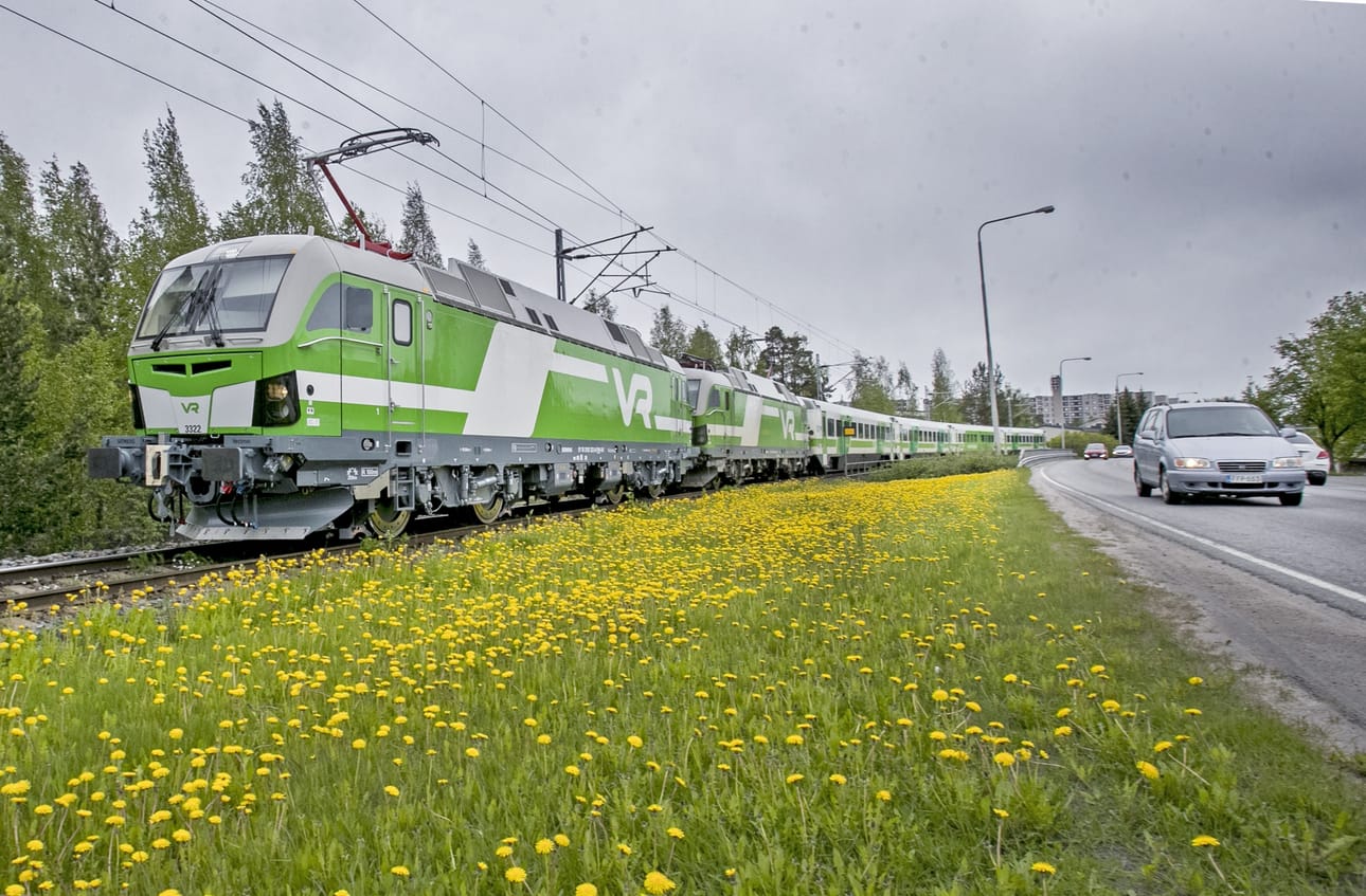 Oulusta pohjoiseen suuntasi kaksi Vectron-veturia. Toinen siirrettiin Rovaniemelle tavaraliikennettä varten.