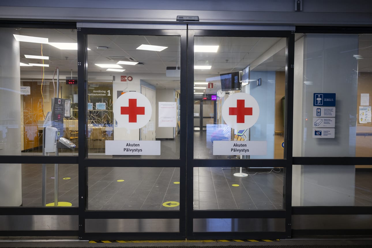 Pohjanmaan hyvinvointialue vastaa kysymyksiin kristiinalaisen henkilön kohtelusta. Arkistokuva.