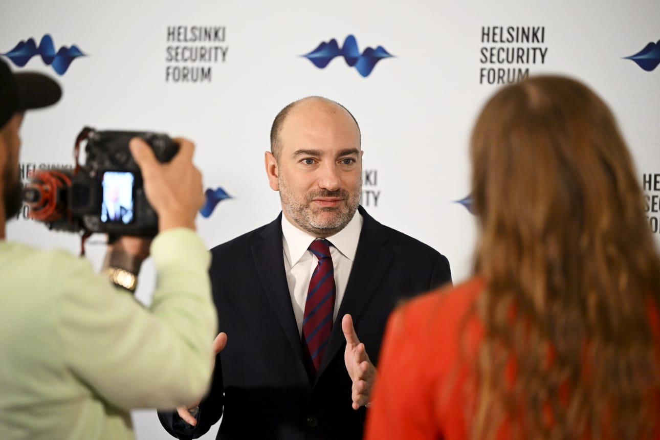 Yhdysvaltalaisen CSIS-ajatushautomon ohjelmajohtajan Max Bergmannin mukaan on käytännössä selvää, että Yhdysvaltain tuki Ukrainalle romahtaisi Trumpin valinnan myötä. LEHTIKUVA / Antti Aimo-Koivisto