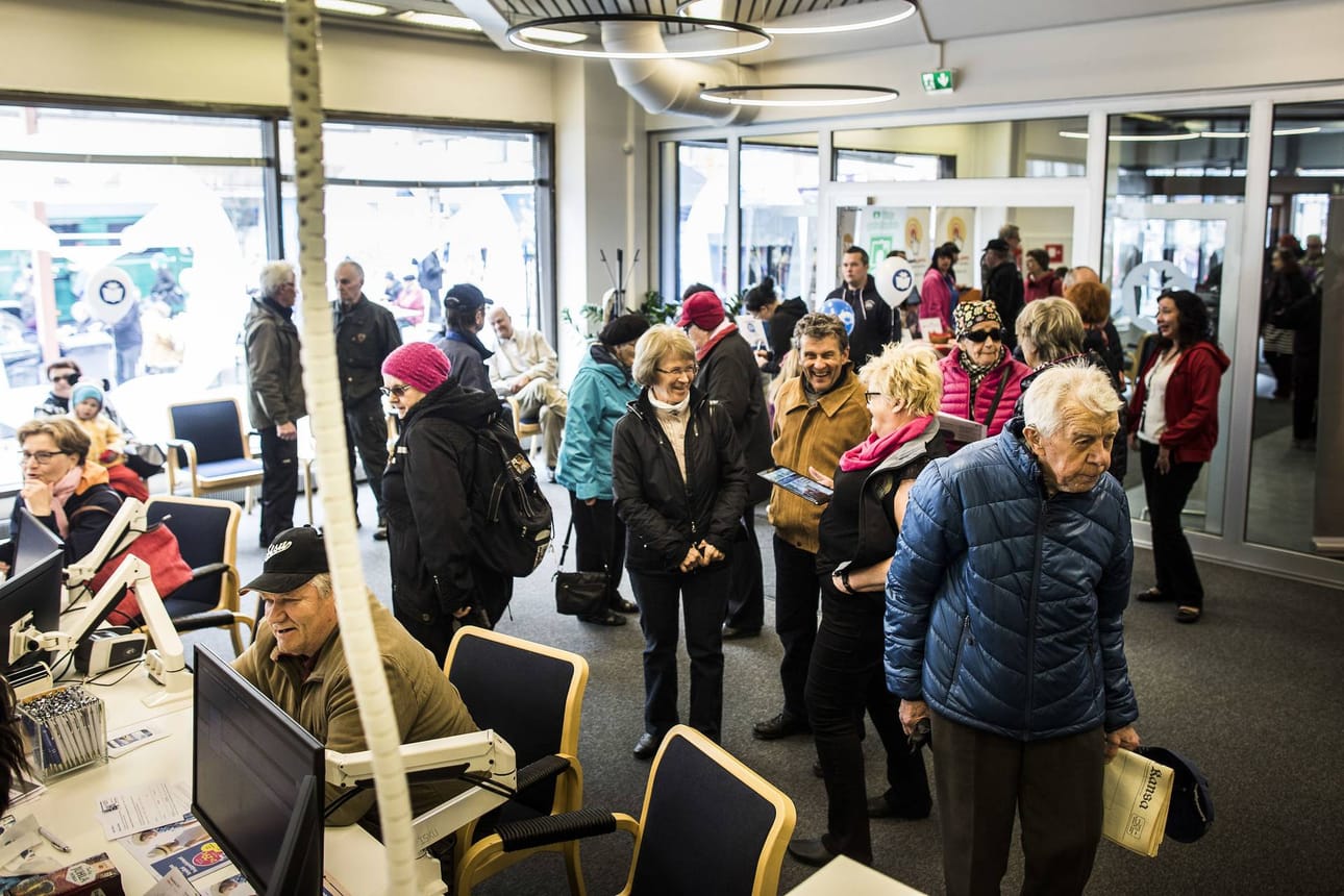 Lapin Kansan toimituksen sisätiloissa voi muun muassa tutustua näköislehden toimintaan ja vanhojen lehtien arkistoon.