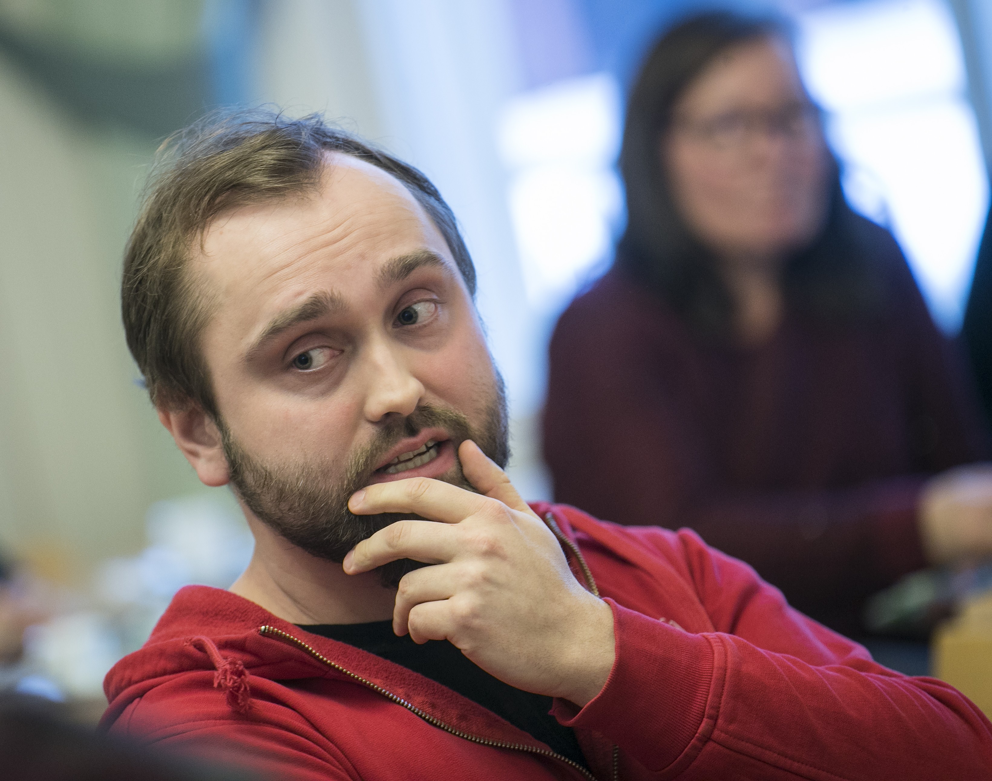 Ohjaaja Sami Sainio halusi työstää vankien kanssa näytelmän, joka on myös sankaritarina.
