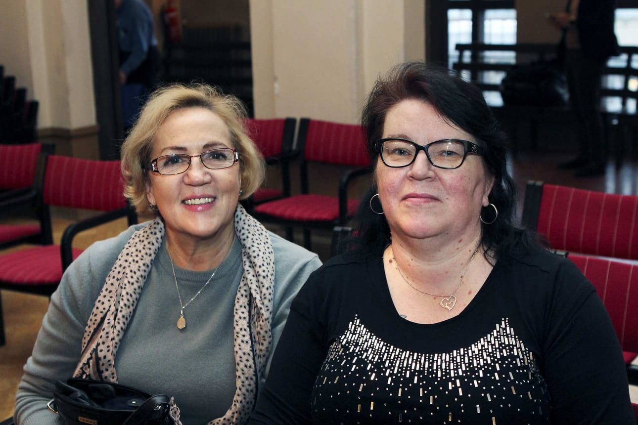 Presidenttiä olivat kuuntelemassa myös kemiläiset Olga Mesi ja Mervi Anttila.