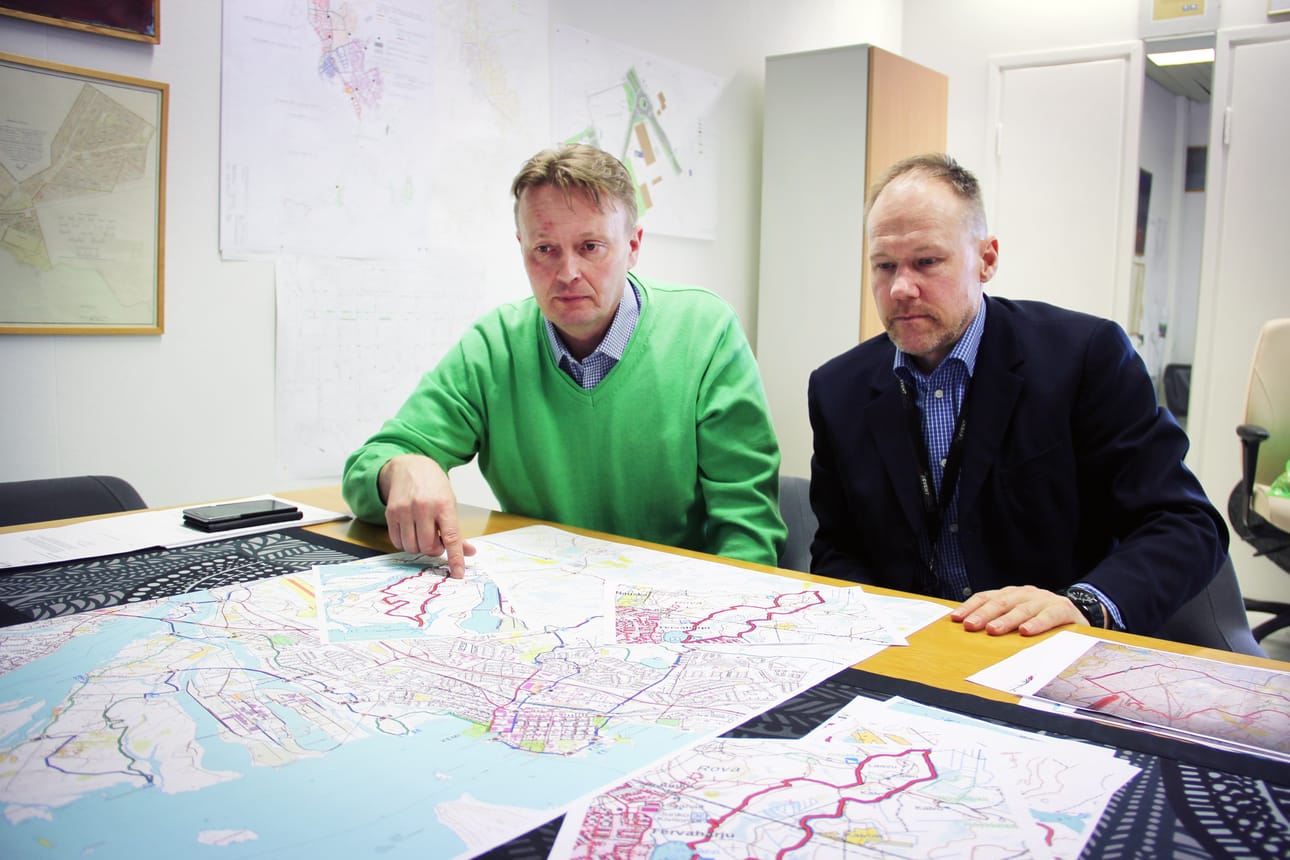 Kemin tekninen johtaja Mika Grönvall ja vaellusreittien tekemistä ehdottanut Pentti Korpela sanovat, että reittejä on jo alustavasti piirretty kartalle.