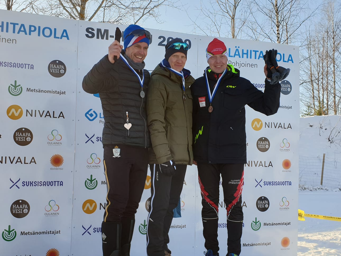 Kuusamon Erä-Veikkojen Harri Pitkänen (oik.) sijoittui H40-sarjassa kolmanneksi SM-keskimatkalla Haapavedellä. Voiton vei Femmanin Teemu Rantala ennen LS-37:n Petri Kiiskistä.