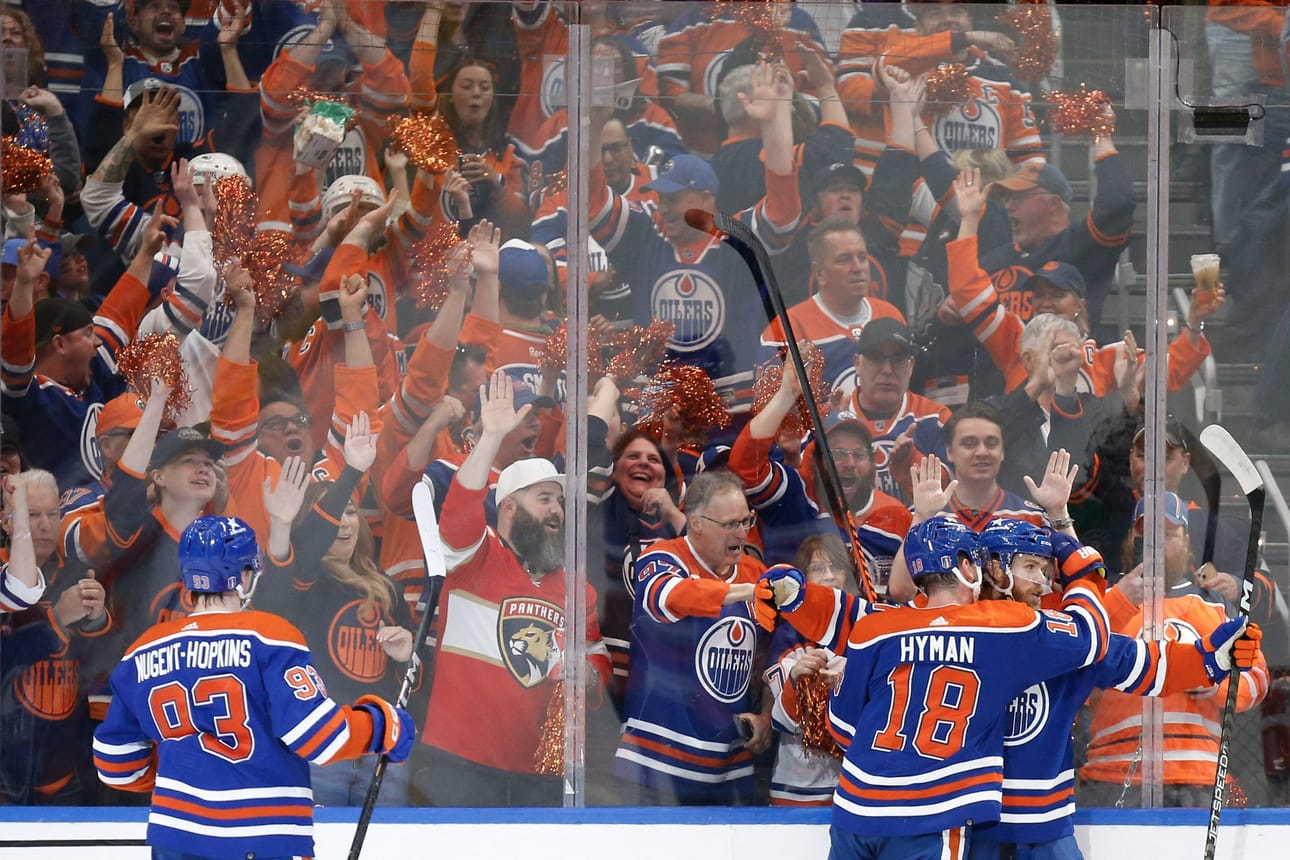 Edmonton Oilers vei länsilohkon finaalisarjan voitoin 4–2. LEHTIKUVA / AFP