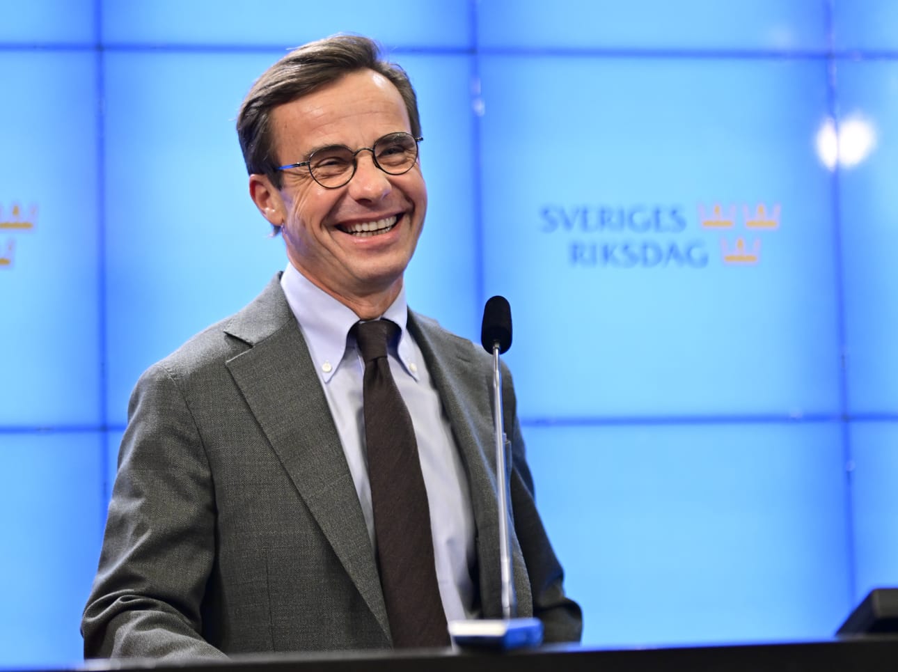 Kokoomusjohtaja Ulf Kristersson kertoi uuden hallituksen muodostuneen.