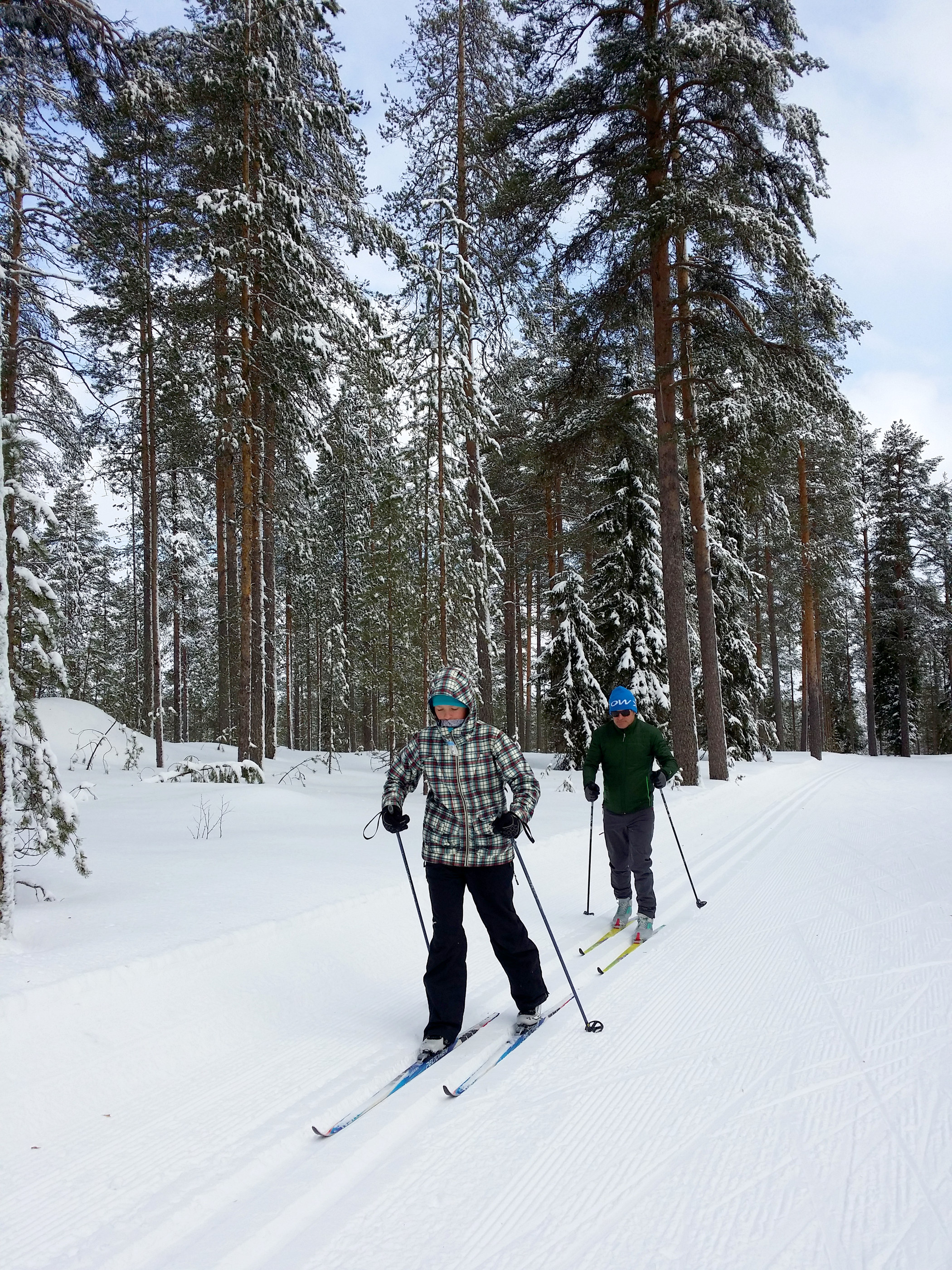 Eva Secker oppi laskettelemaan Iso-Syötteellä.