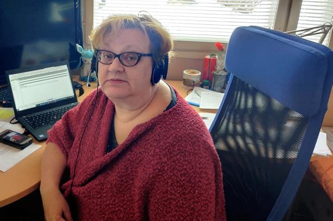 Ilkka-Pohjalaisen politiikkaan erikoistunut uutistoimittaja Marja Tyynismaa on työskennellyt toimittajana neljällä vuosikymmenellä. Kuva: Lauri Rintala