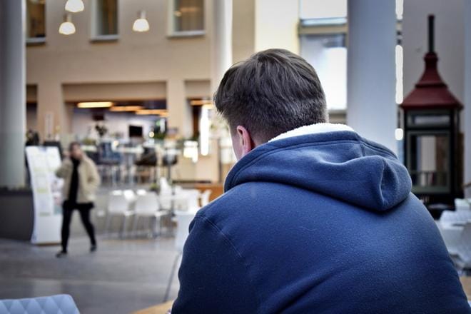 Tony, 38, erosi Jehovan todistajista vuonna 2003, koska ei uskonut yhteisön avioliittoon tähtäävään seurustelumalliin. – Eroaminen antoi vapauden. Näin jälkeenpäin voi todeta, että kun on ollut suljetun yhteisön jäsen ja yhteisön mielenhallinnassa, tietää mitä vapaus todella tarkoittaa.