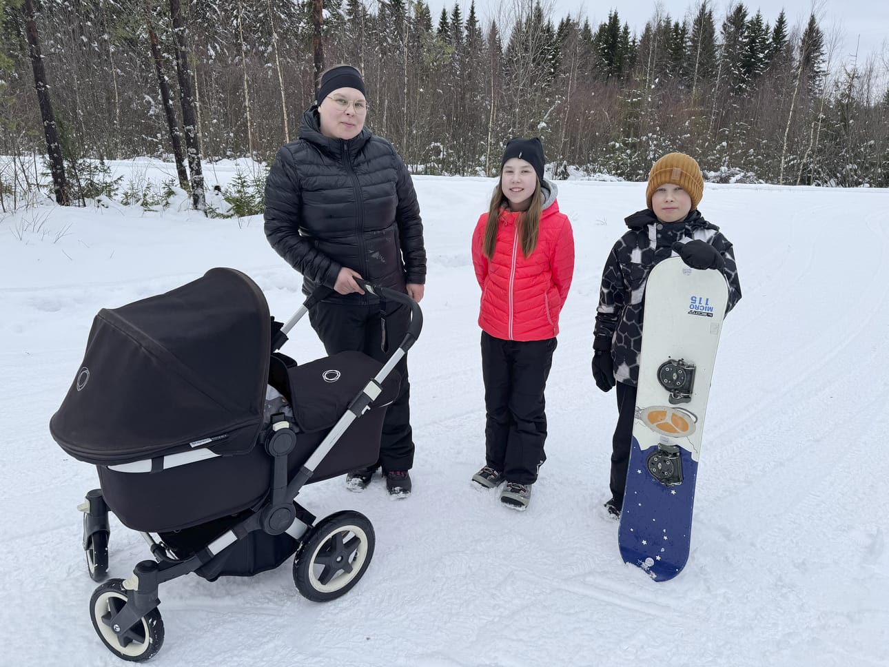 Reetta Kumpulan mielestä Ristivuori on hyvä ulkoilupaikka lapsiperheelle. – Lapsia pystyy seuraamaan hyvin olivatpa he rinteessä tai pulkkamäessä, hän kertoo. Ristivuoren laskettelurinne saa kehut myös Aava ja Jeeli Kumpulalta.