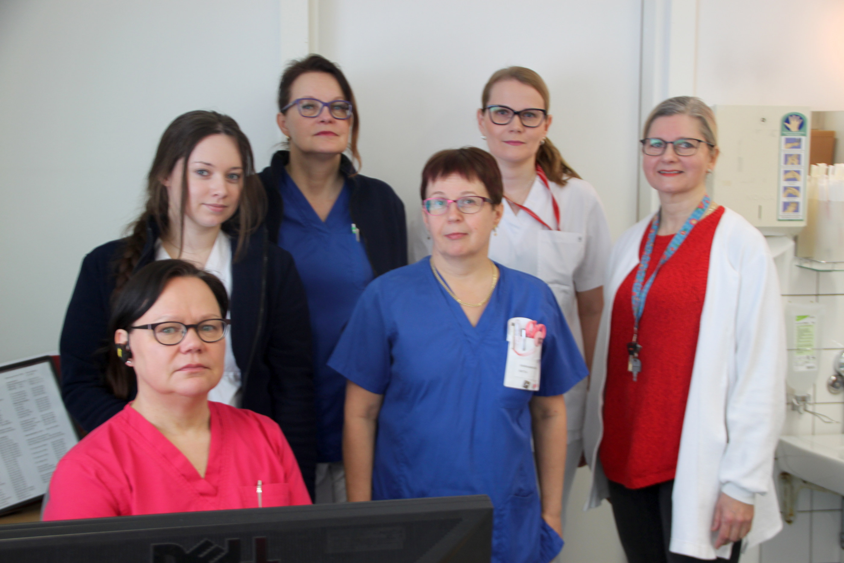 Kuvassa asiantuntijahoitajat vasemmalta oikealle: Tuovi Puhakka, Minna Pekkanen, Tarja Hiltunen, Riitta Mikkola, Tanja Aarni ja Kirsi Kipinä.