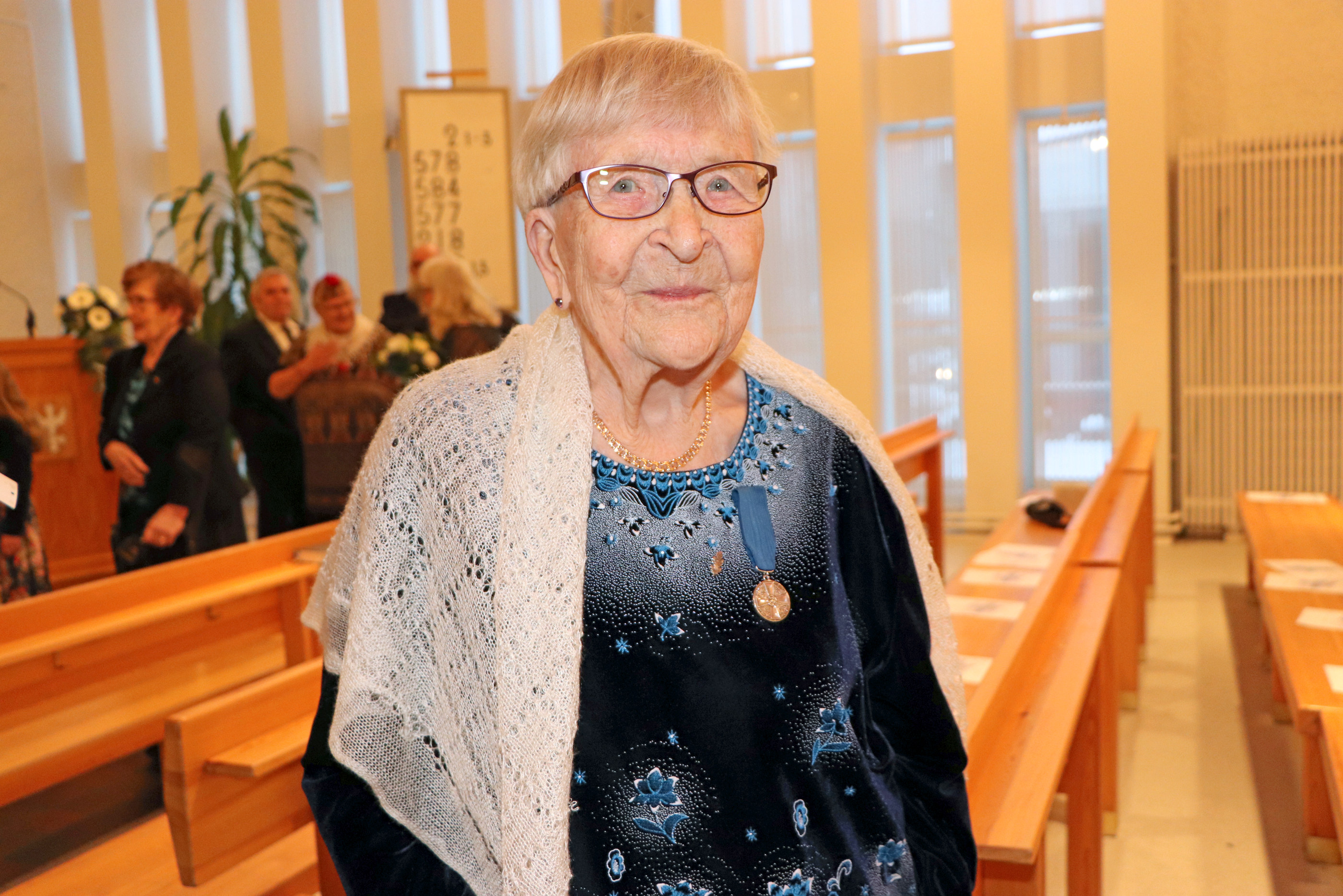 Veteraaneja juhlassa edusti Aino Jaurakkajärvi, joka kertoi osallistuvansa mielellään juhlaan ja tapaavansa muuta juhlaväkeä. Jaurakkajärvi asuu edelleen kotonana Hetekylässä ja haluaa asua siellä niin pitkään kuin mahdollista - koti on paras paikka.