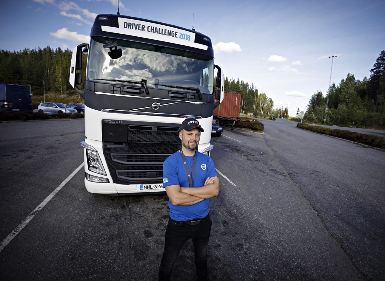 Suomen paras Volvokuski Simo Laukkanen lähtee ensi viikolla edustamaan Suomea Göteborgin Volvo Truck Driver Challengen maailmanfinaaliin. Kuva: Volvo Trucks
