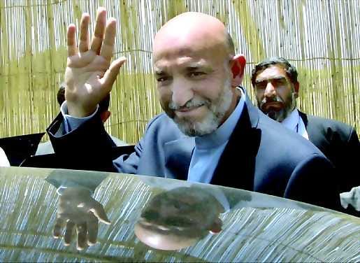 Vaikea tehtävä . Afganistanin uusi presidentti Hamid Karzai yrittää saada maahan toimintakykyisen hallituksen. Tehtävä ei ole helppo, sillä maan lukuisat etniset ryhmät sekä sotapäälliköt haluavat lisätä omaa vaikutusvaltaansa.