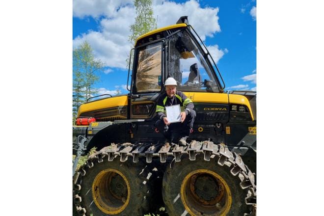Kauhavalainen Miika Koivula sai Metsämiesten Säätiön stipendin.