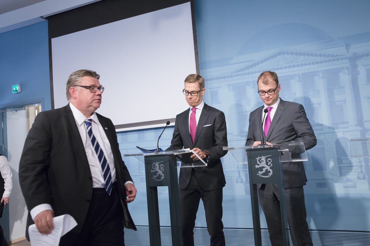 Hallituspuolueiden puheenjohtajat kertoivat lakimuutoksista tiistain tiedotustilaisuudessa.