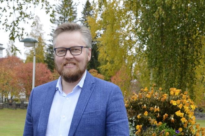 Hoiskon koulun rehtori Antti Joensuu pahoittelee virhearviotaan. Hän myöntää, että koulutyössä ei voi toimia vaaleihin liittyen. ARKISTOKUVA: SARI HEINILÄ