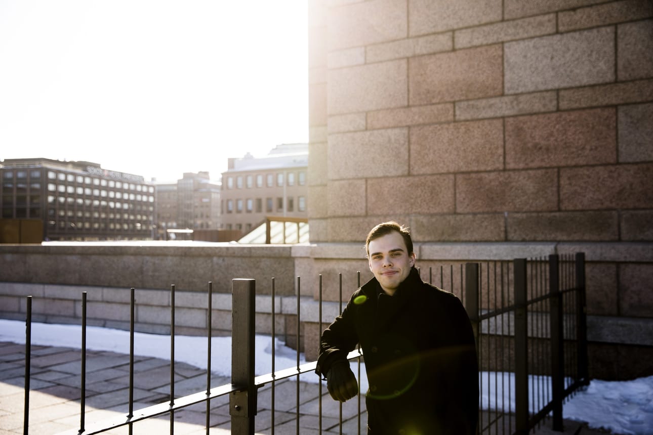 Varusmiesliiton uusi puheenjohtaja Jaakko Kivistö sanoo, että varusmiespalvelusta suorittavien miesten ja naisten yhteistupia voisi kokeilla myös Suomessa.