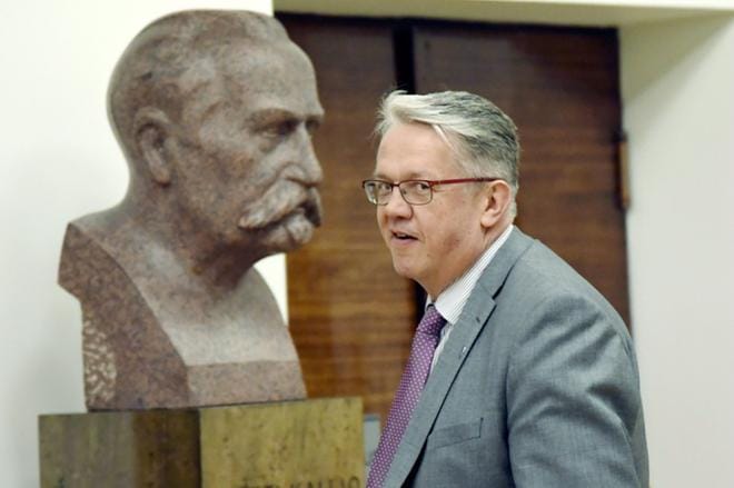 Juha Rehula on valmiina jättämään perhe- ja peruspalveluministerin avaimet.