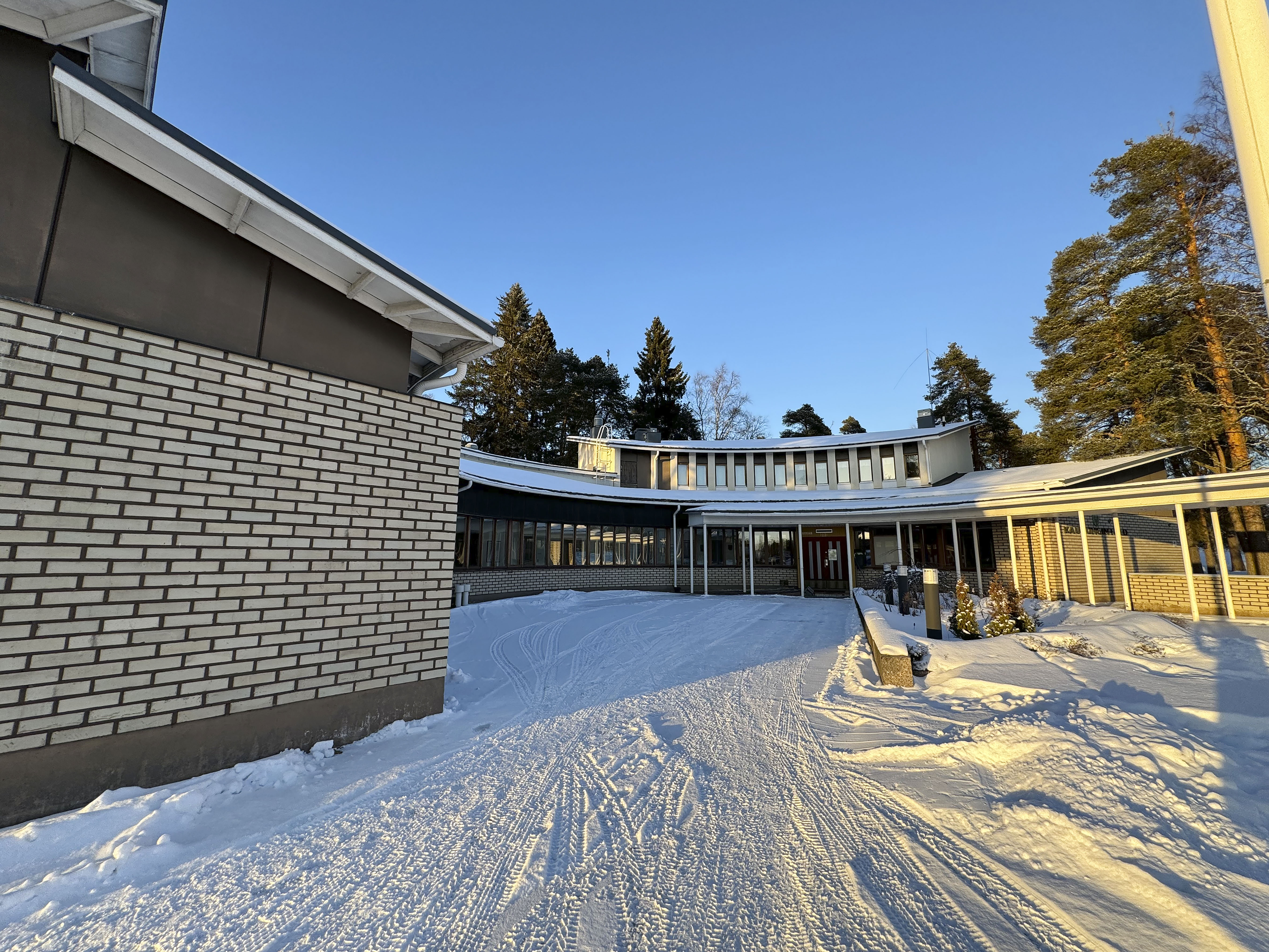 Oulaisten kaupungintalo tyhjeni