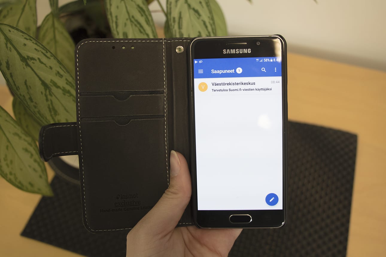 Suomi.fi-mobiilisovelluksen kautta voi hoitaa viestimisen useiden eri viranomaisten kanssa.