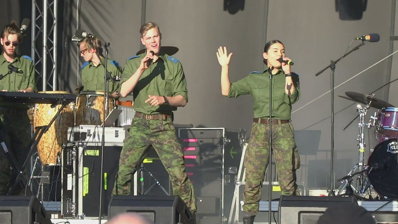 Puolustusvoimien kesäkonsertti torilla