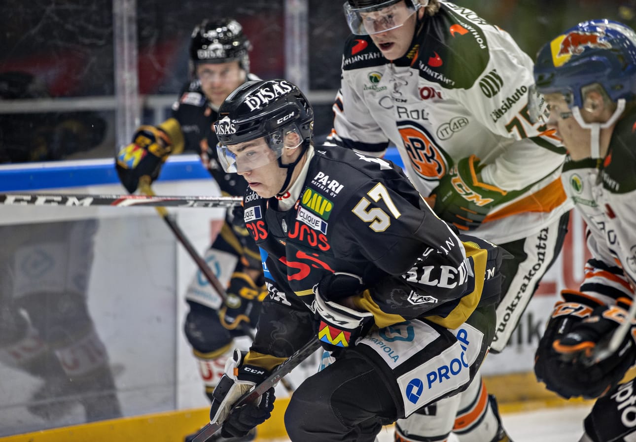 Arttu Hyry iski Kärppien 3–3-tasoituksen.