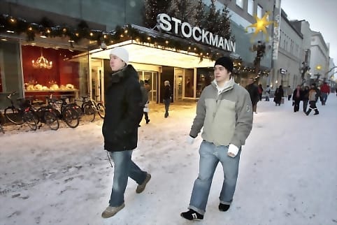 Kärppäpelaajat Tommi Leinonen (vas.) ja Mikko Alikoski ovat tällä hetkellä jo Kanadan Vancouverissa.