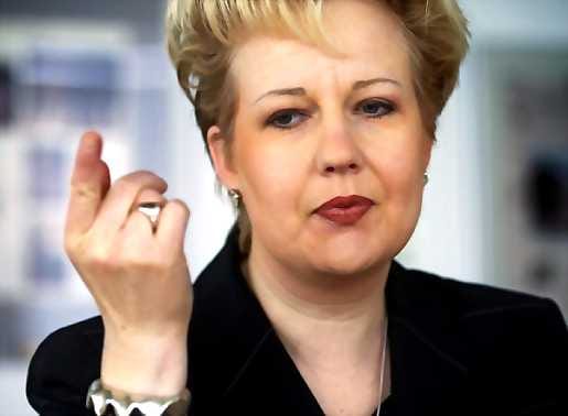 Suvi Lindén sai oikeuskanslerilta huomautuksen virheellisestä menettelystä.