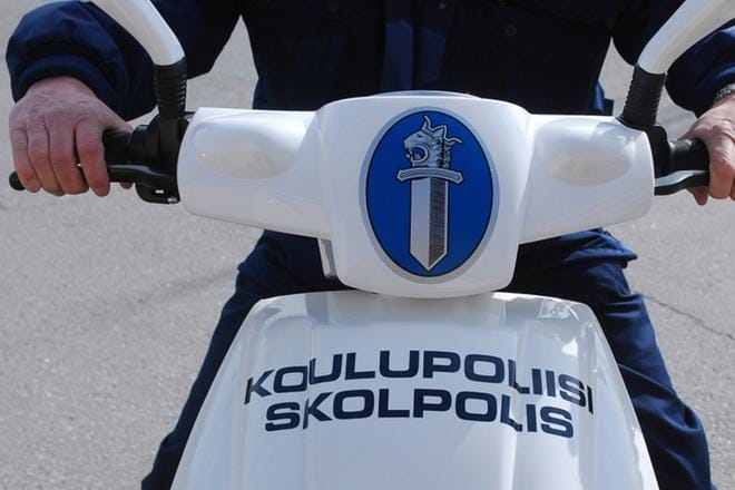 Kymmenet koulupoliisit vierailevat säännöllisesti myös pohjalaiskouluilla.