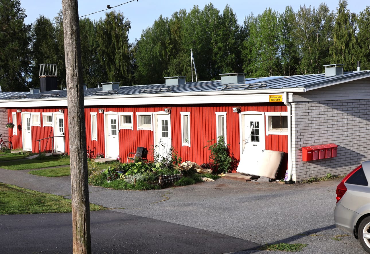 Rivitalon päätyasunto tuhoutui tulipalossa heinäkuun puolivälissä. Tuhoutunut asunto oli yksiö