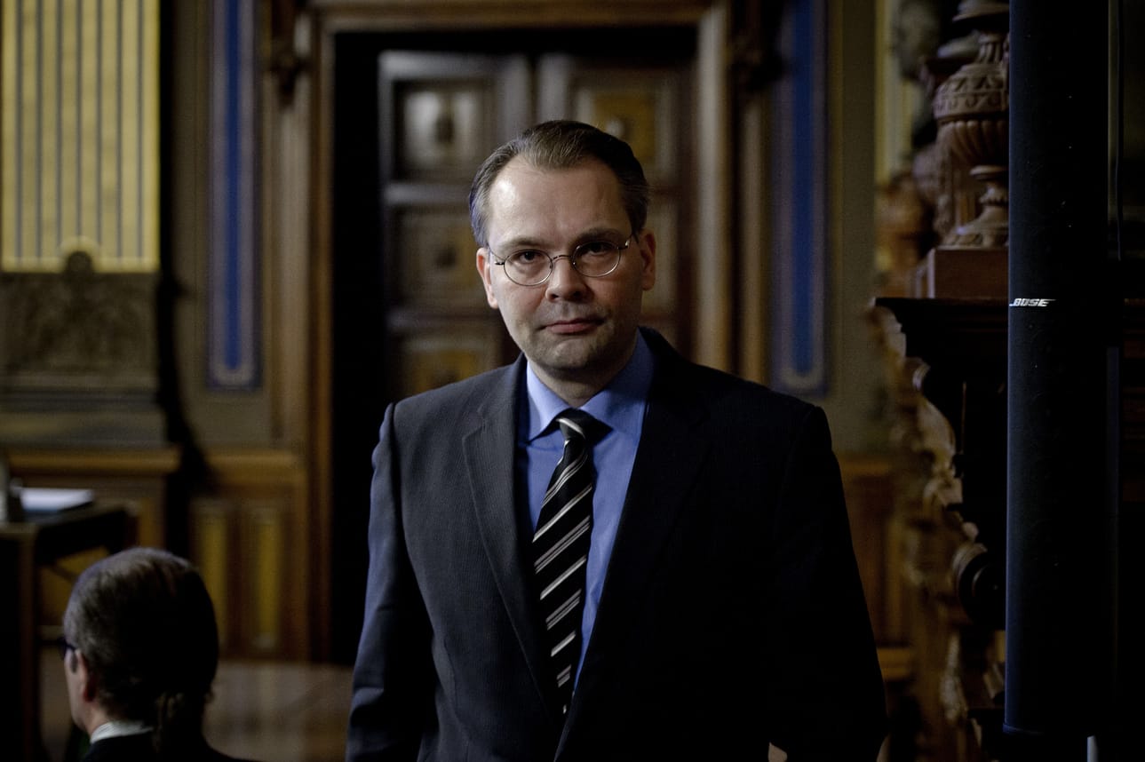 Puolustusministeri Jussi Niinistö (ps.) aikoo antaa pääesikunnalle ohjauskirjeen, jossa linjataan säästöjä.