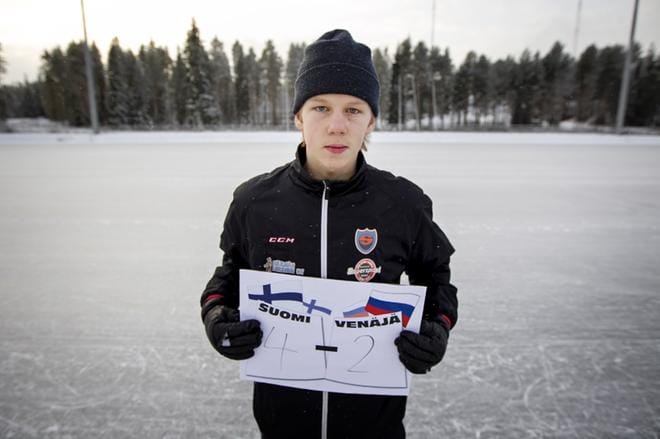 Eemeli Takala uskoi vakaasti Suomen Pikkuleijoniin kolme vuotta sitten ennen alle 20-vuotiaiden MM-finaalia Venäjää vastaan. Kuva: Tomi Kosonen