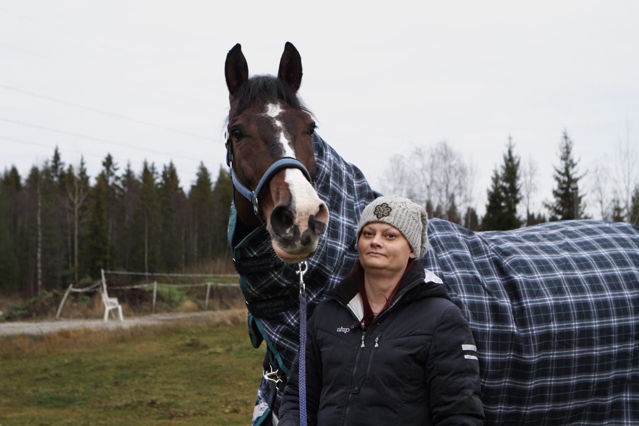 Hevosenomistaja Heli Varajärvi, Danny hevosensa kanssa