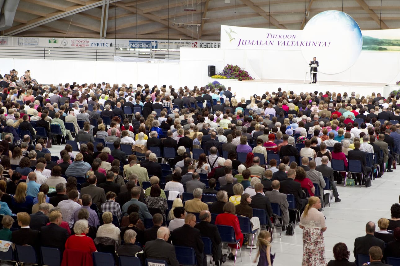 Jehovantodistajien konventti järjestettiin Ouluhallissa kesällä 2011. Arkistokuva.