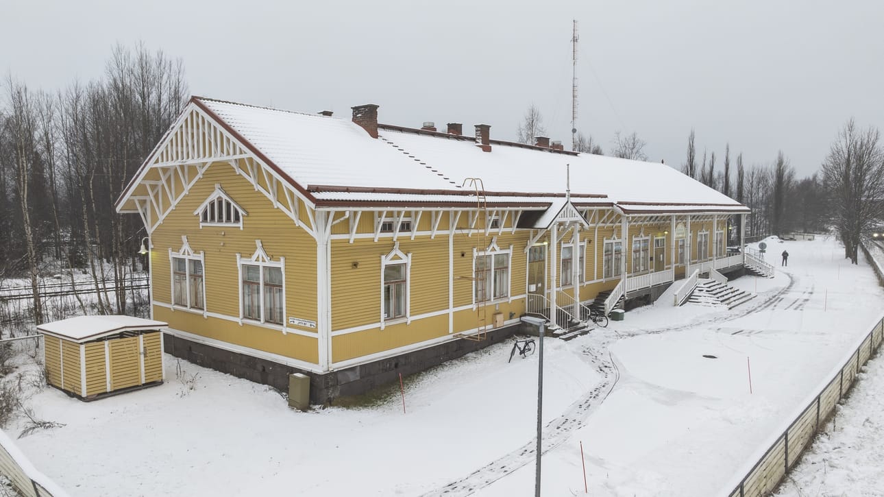 Nuorisotilaksi vuonna 1989 peruskorjatusta historiallisesta Tullikamarista tulee taas nuorisotila. Raahen kaupungin nuorisopalveluiden toiminta alkaa rakennuksessa ensi vuoden puolella.